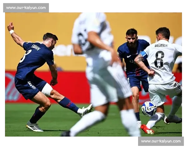 李明携子观战世俱杯:从单车少年到青训引路人的足球传承